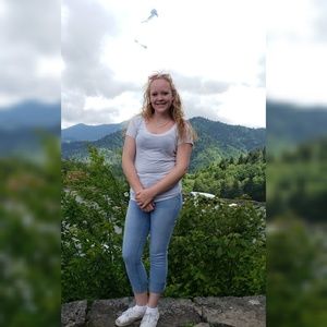 Meet your Posher, Elizabeth